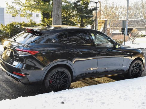 Used 2021 Maserati Levante S GranSport image 9