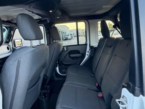 Used 2025 Jeep Wrangler Unlimited Sport AWD/4WD image 13