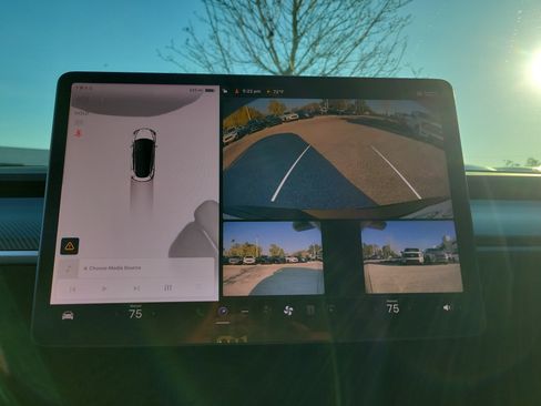 Used 2023 Tesla Model 3 Standard Range image 28