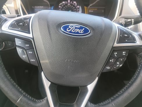 Used 2017 Ford Fusion SE w/ Fusion SE Technology Package FWD image 21
