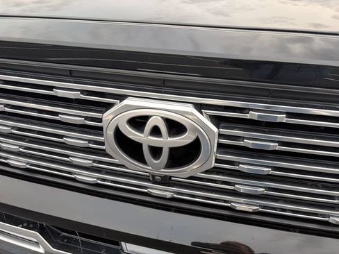 Used 2024 Toyota Tacoma Limited w/ Limited Package (LT) AWD/4WD image 24
