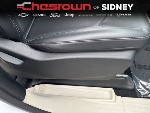 Used 2024 Chrysler Pacifica Touring-L w/ Road Tripper Package image 38