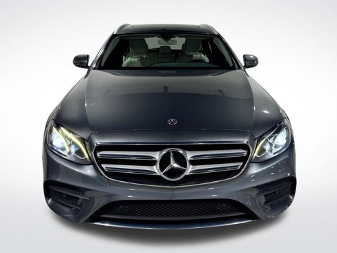 Used 2018 Mercedes-Benz E 400 4MATIC Wagon w/ Premium 1 Package image 12