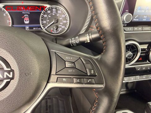 Used 2025 Nissan Sentra SR w/ SR Premium Package FWD image 18