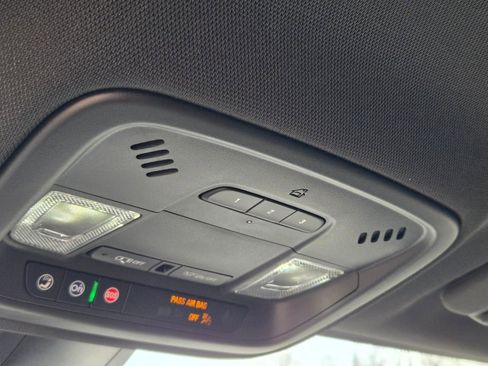 Certified 2023 Chevrolet Traverse LT image 33