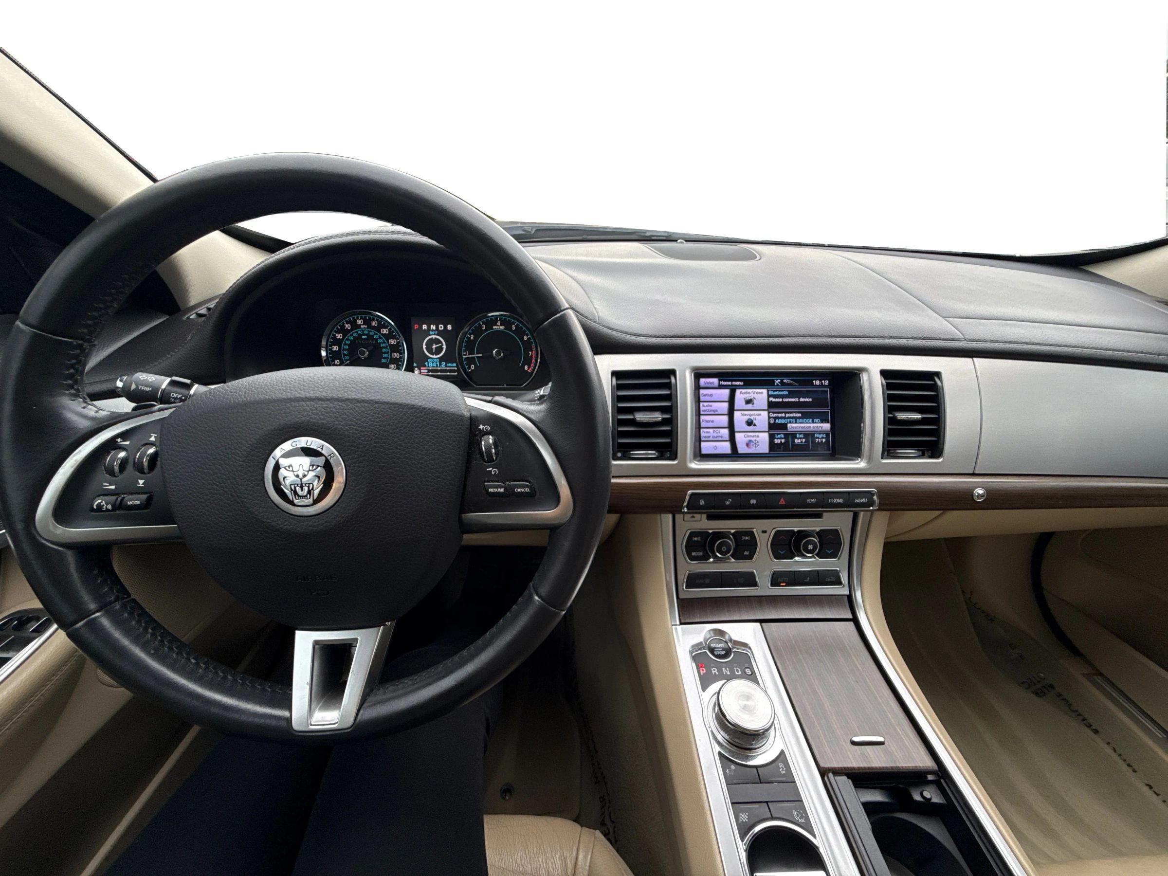 Used 2013 Jaguar XF 3.0 RWD image 23