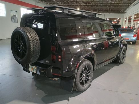 Used 2022 Land Rover Defender 110 X-Dynamic SE AWD/4WD image 5