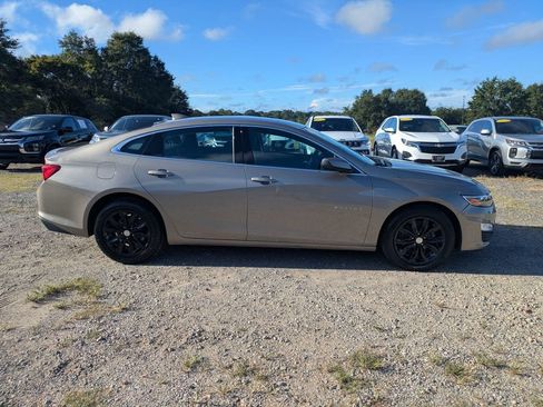 Used 2025 Chevrolet Malibu LT FWD image 2