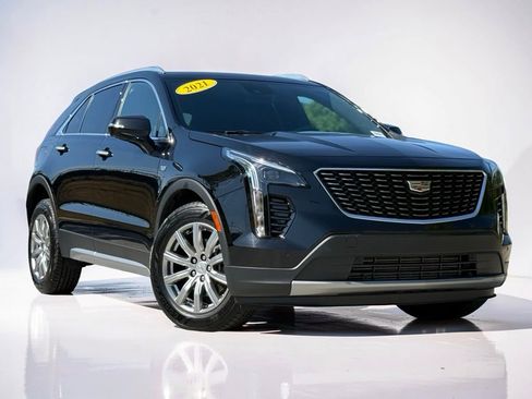 Used 2021 Cadillac XT4 Premium Luxury w/ Cold Weather Package image 2