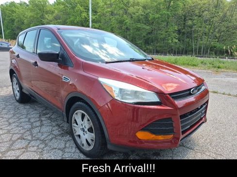 Used 2014 Ford Escape S FWD image 3
