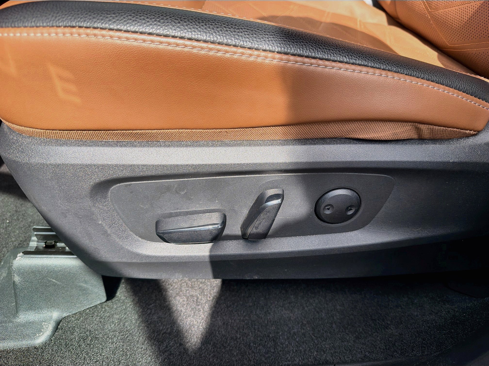 Used 2024 Nissan Pathfinder Platinum FWD image 26