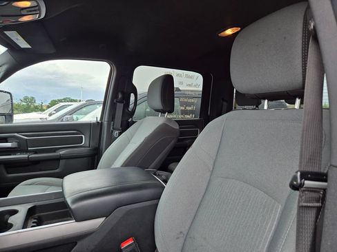 Used 2024 RAM 2500 Big Horn w/ Off Road Package AWD/4WD image 6