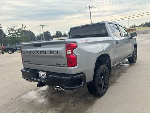 Used 2024 Chevrolet Silverado 1500 Custom Trail Boss w/ LPO, Dark Essentials Package AWD/4WD image 9