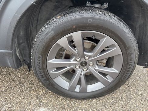 Used 2022 Ford Explorer XLT w/ Equipment Group 202A image 18