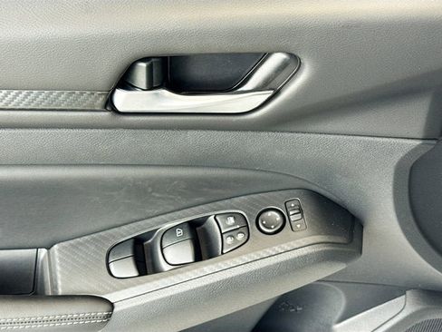 New 2025 Nissan Altima 2.5 SV image 18