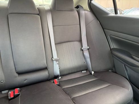 Used 2025 Nissan Altima 2.5 SV FWD image 37