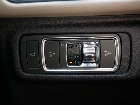 Used 2025 Lincoln Corsair Reserve FWD image 16