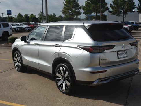 Used 2025 Mitsubishi Outlander SE FWD image 9