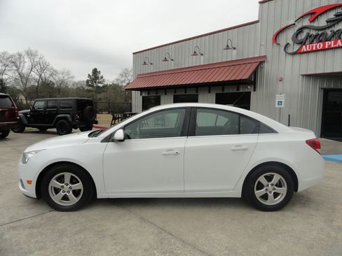 Used 2014 Chevrolet Cruze LT FWD image 3