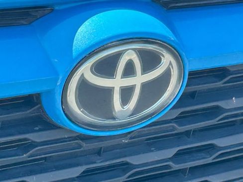 Used 2021 Toyota RAV4 XLE AWD/4WD image 11