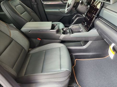 New 2026 GMC Terrain AT4 w/ Convenience Package III AWD/4WD image 12