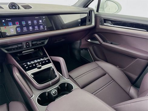 New 2025 Porsche Cayenne Coupe image 26