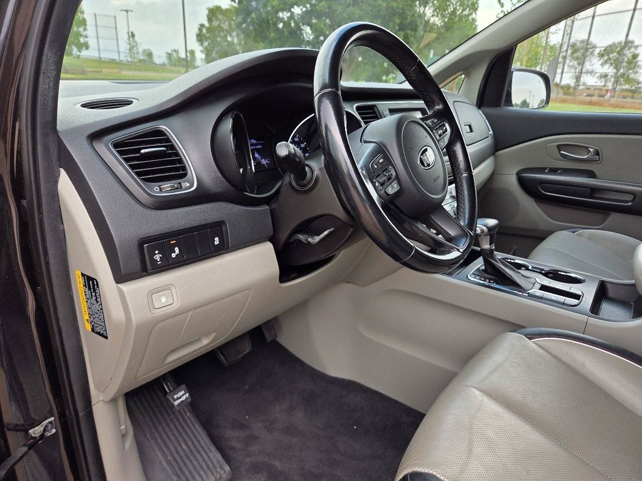 Used 2020 Kia Sedona EX FWD image 14