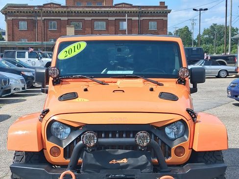 Used 2012 Jeep Wrangler Sahara w/ Dual Top Group AWD/4WD image 2