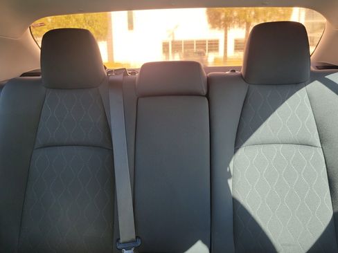 Used 2020 Toyota Corolla LE image 21