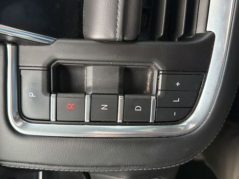 Used 2021 Chevrolet Tahoe Z71 w/ Z71 Signature Package AWD/4WD image 16