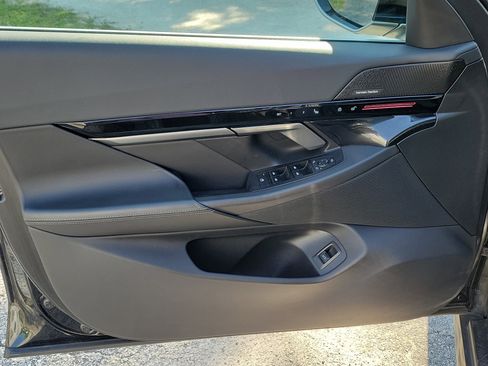 Used 2024 BMW 530i w/ Premium Package image 17