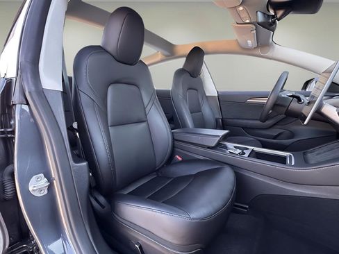 Used 2023 Tesla Model 3 Standard Range image 22