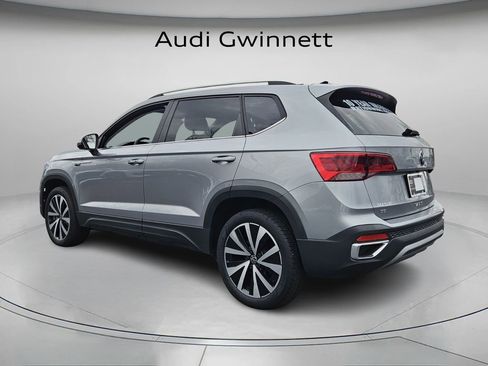 Used 2024 Volkswagen Taos SE image 7