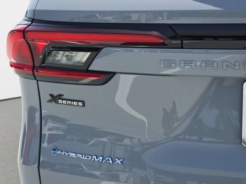 Used 2025 Toyota Grand Highlander AWD Hybrid image 32