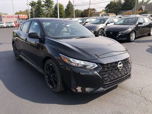 New 2025 Nissan Sentra SR w/ Midnight Edition image 15