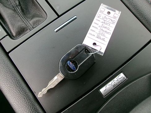 Used 2014 Ford Taurus SEL w/ Equipment Group 201A FWD image 17