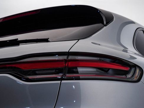 New 2026 Porsche Macan S image 12