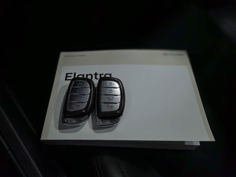 Used 2018 Hyundai Elantra Sport image 39