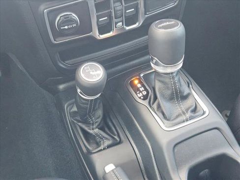 New 2025 Jeep Gladiator Sport image 12