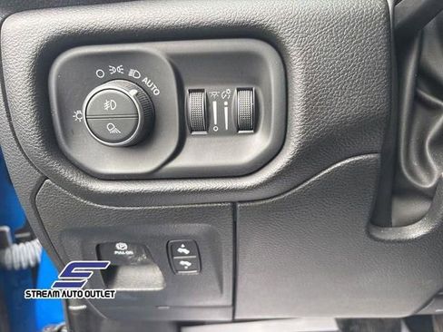 Used 2023 RAM 1500 Laramie image 29