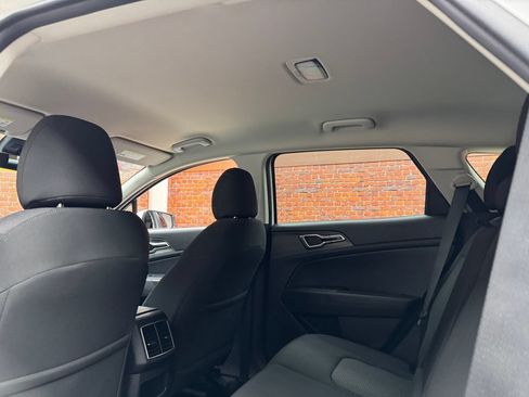 Used 2024 Kia Sportage LX AWD/4WD image 24
