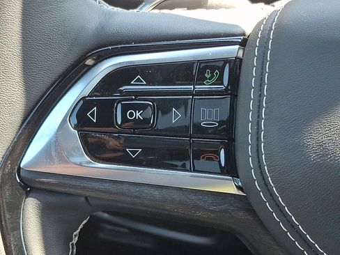 Certified 2025 Jeep Grand Cherokee Overland w/ Adv Protech Group III AWD/4WD image 22