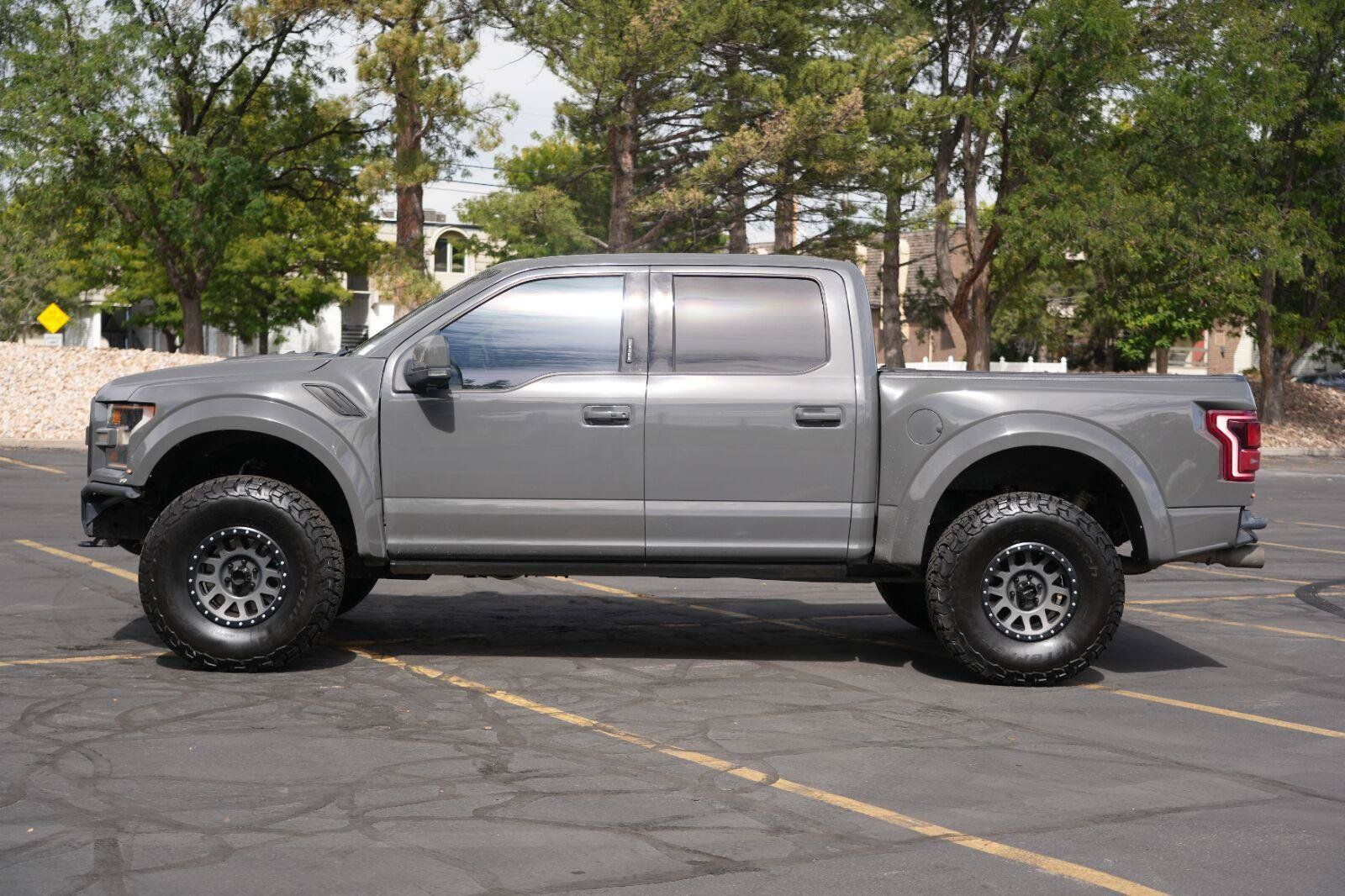 Used 2018 Ford F150 Raptor w/ Equipment Group 802A Luxury AWD/4WD image 2