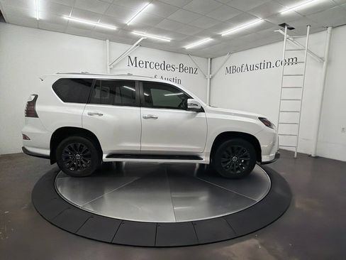 Used 2023 Lexus GX 460 Premium w/ Accessory Package AWD/4WD image 8