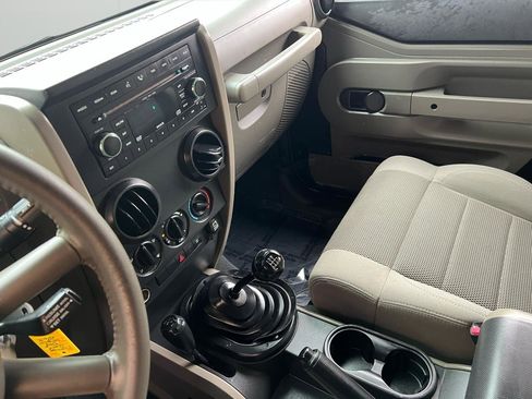 Used 2007 Jeep Wrangler Sahara AWD/4WD image 40