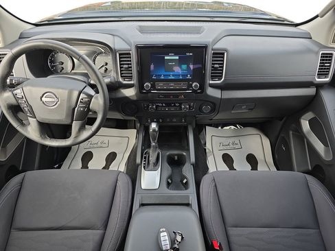 Used 2024 Nissan Frontier SV w/ SV Convenience Package image 11