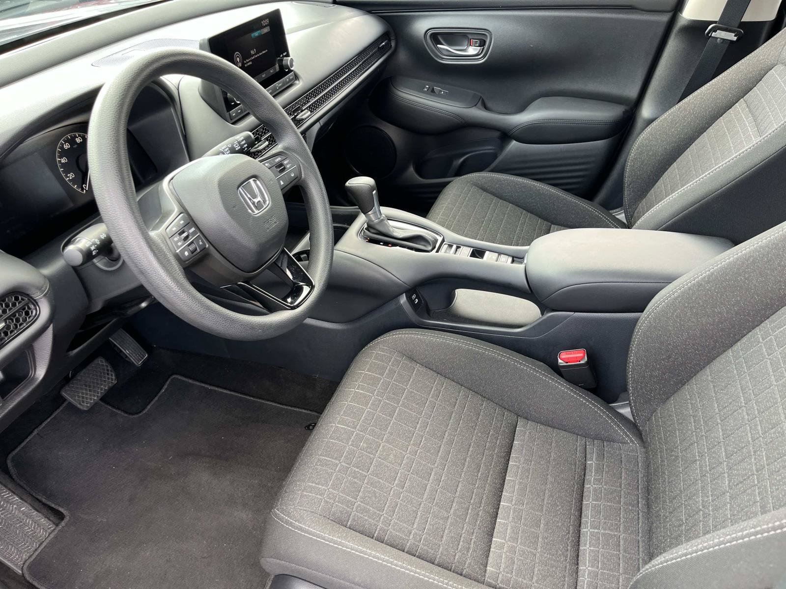 Used 2025 Honda HR-V LX image 25