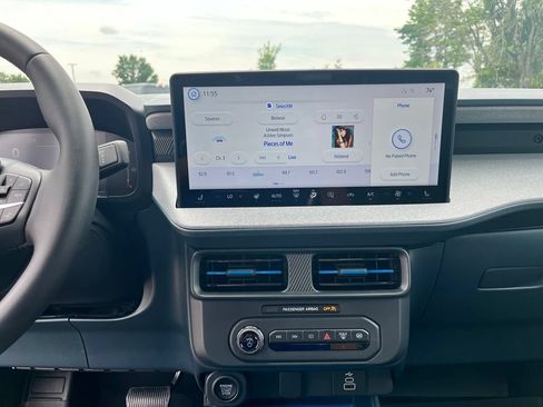 New 2026 Ford Maverick XLT w/ XLT Luxury Package AWD/4WD image 18