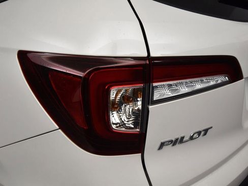 Used 2022 Honda Pilot Sport image 12