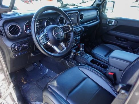 Used 2022 Jeep Wrangler Unlimited Sahara AWD/4WD image 12